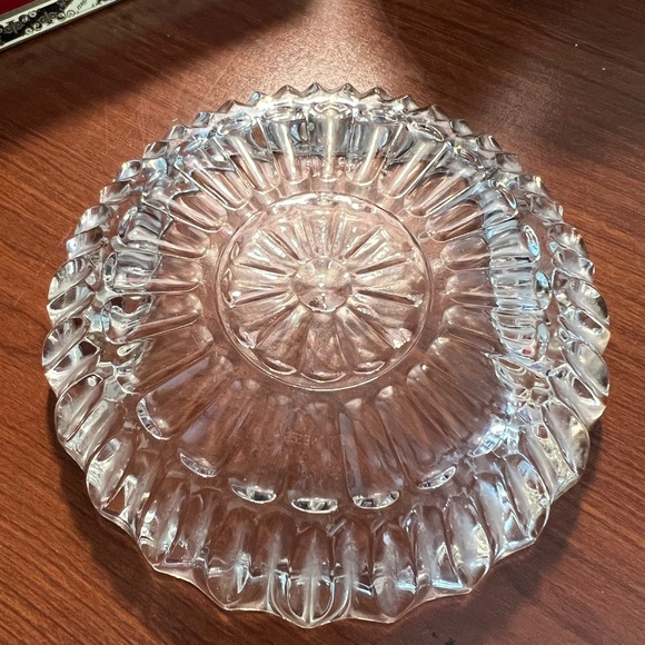 Vintage Pasari Pressed Glass 5" Round Square Ashtray - Picture 3 of 6